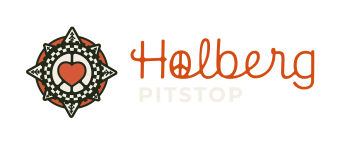 Holberg Pitstop logo with beige lettering