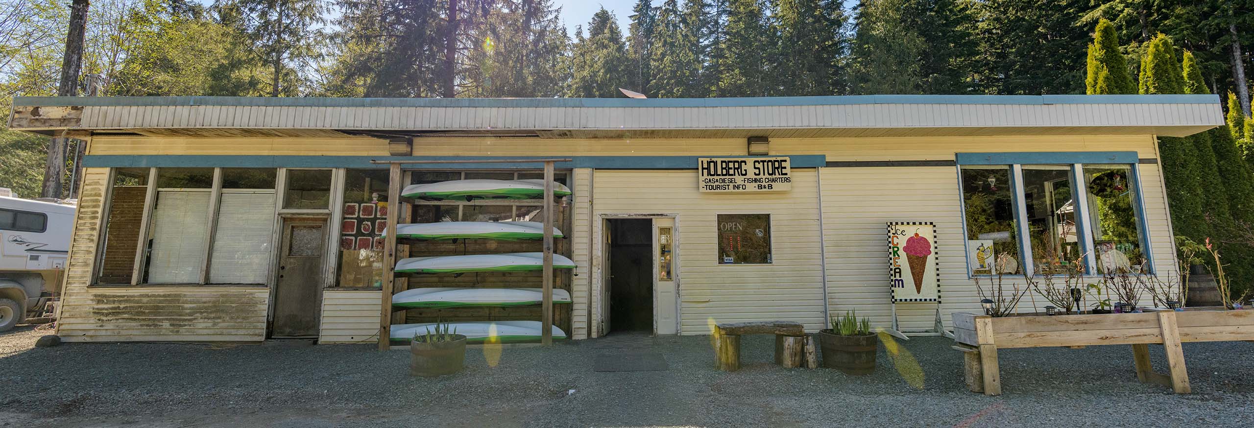 Holberg Pitstop outside panoramic view