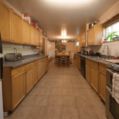 Holberg Pitstop dining space