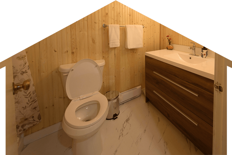 Holberg Pitstop lodging photo bathroom