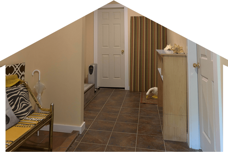 Holberg Pitstop lodging photo hallway